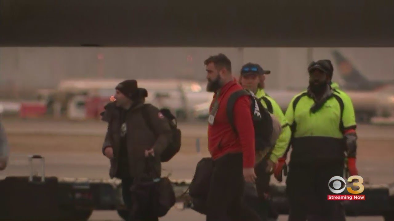 Eagles fans come out in droves to show support after Super Bowl loss ...