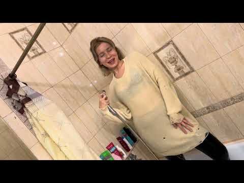Wetlook Miss Viki / get wet and cut the clothes