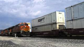 BNSF trains meeting in Edelstein