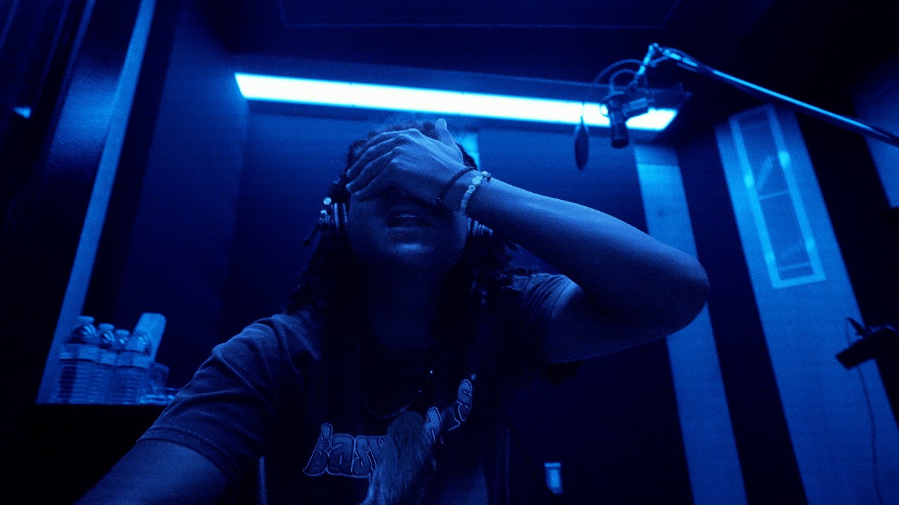 Sleduj Internet Money - CEILING feat. Babybartier (Official Music Video) na YouTube Sleduj Internet Money - CEILING feat. Babybartier (Official Music Video) na YouTube