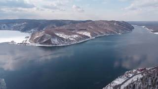 Панорамный вид на исток реки Ангара и озеро Байкал
