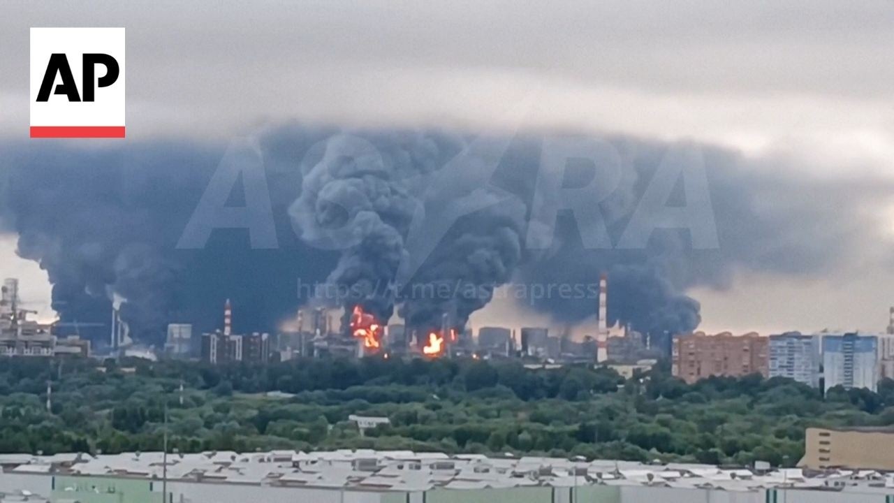 ⁣Ukraine's drone attacks on oil refineries plunge Russia into a fuel crisis