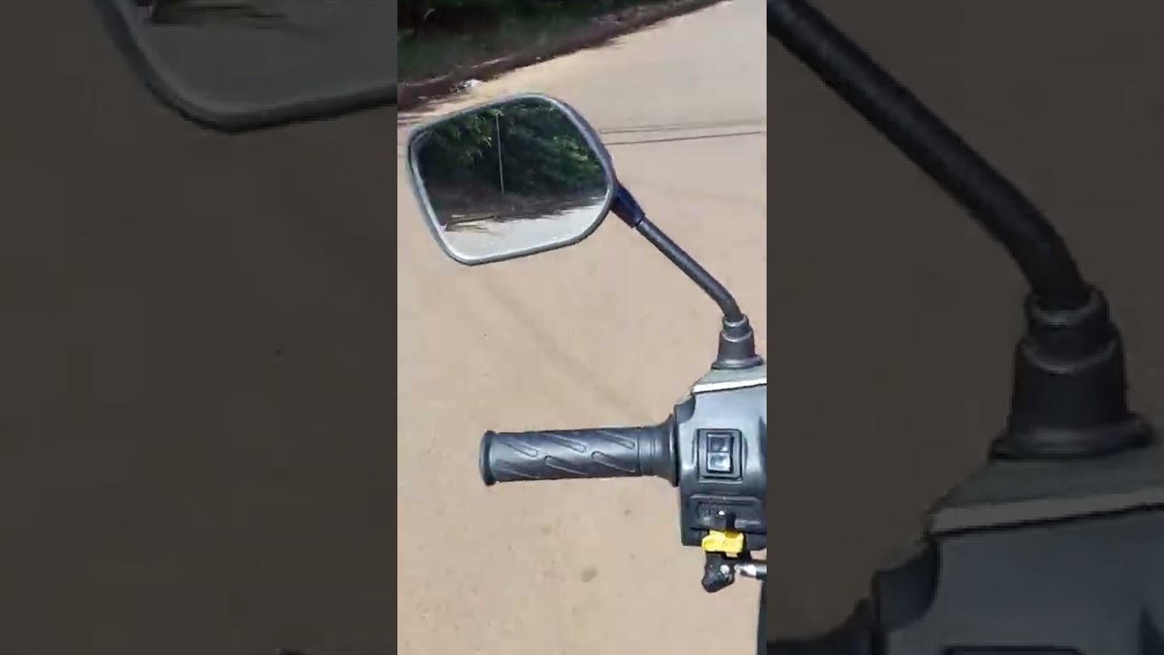 tomou a CB650F e me fez andar em uma Moby 50 cc