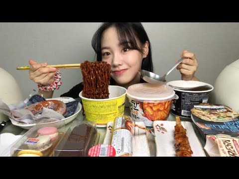 편의점 음식 먹방! (킬바사 소세지, 라면, 떡볶이, 마카롱, 닭꼬치, 빵 등) | 음식 왕창 사서 한 입만 먹기! | Korean Convenience store Muckbang