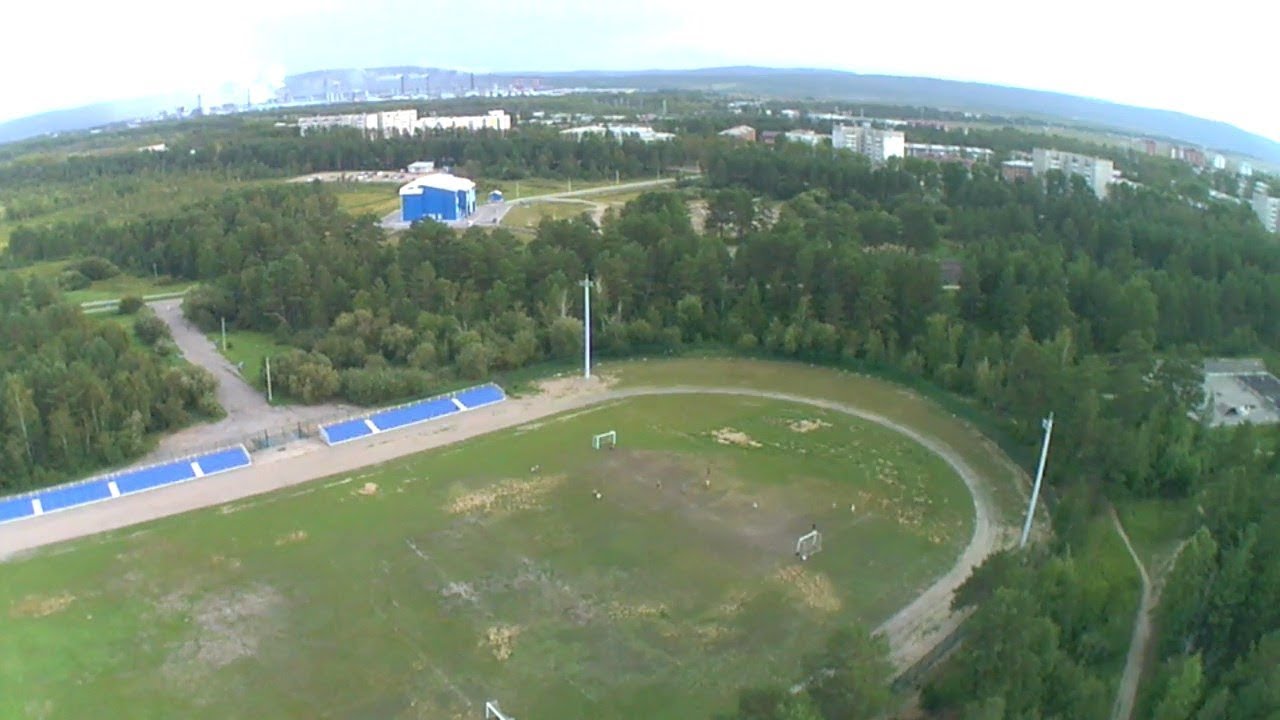 шелехов металлург поле. г. шелехов восемнадцатый квартал стадион металлург. стадион шелехов. стадион строитель шелехов на карте.