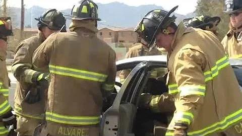 RAW VIDEO: Car Crash with extrication -- Sunset and La Cholla - NW Fire responding