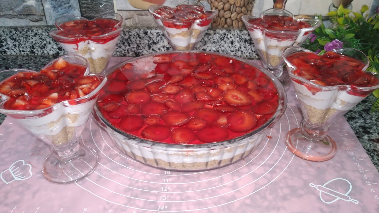 تحليه سهله ومنعشه كنافه بالفراولة والكريمة كفايه مانجه🤣🤣 دون فرن  تبهري الكل بجمالها