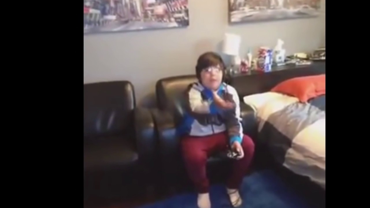 Get the f k out of my room im playing Minecraft EARRAPE - YouTube
