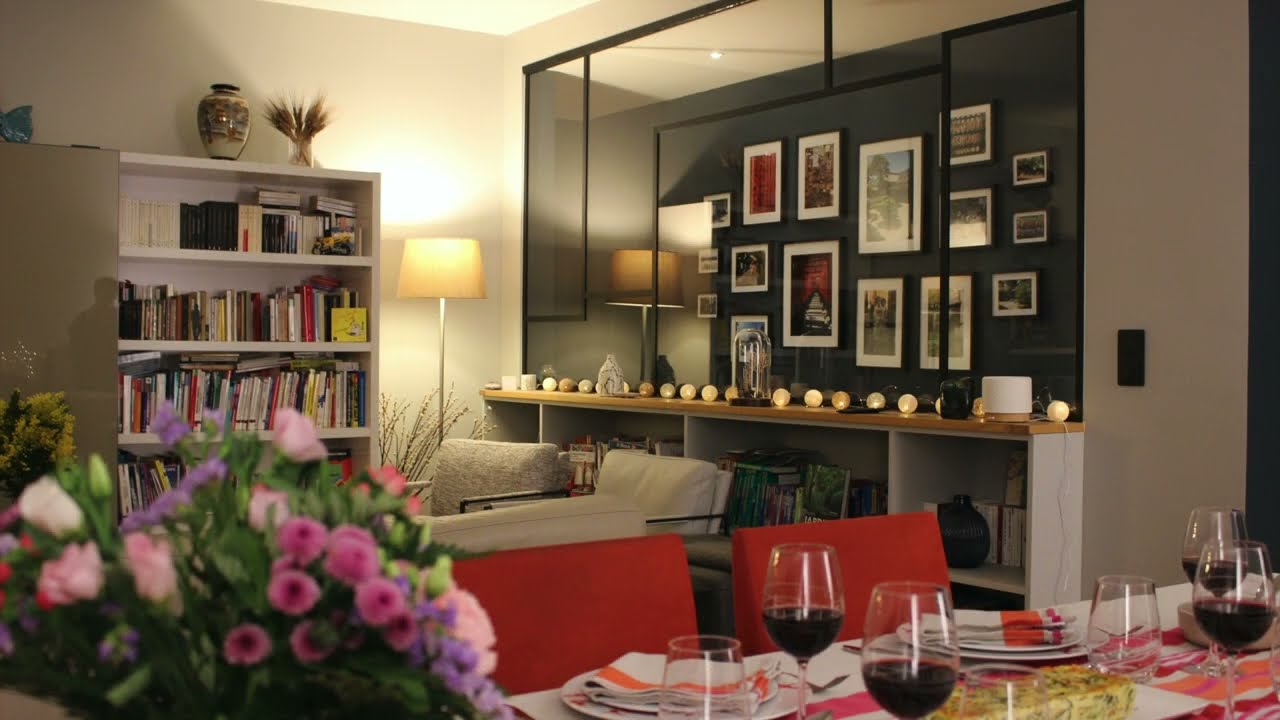 Verrière Mondrian avec sa bibliothèque sur mesure ; AKR French Design, Paris