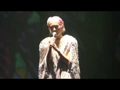 28/11/2014 關心妍 - 愛是不保留@關心妍《說》演唱會