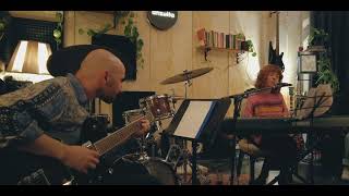 Kurtar Beni Sıla Argun, Yunus Emre Gezer