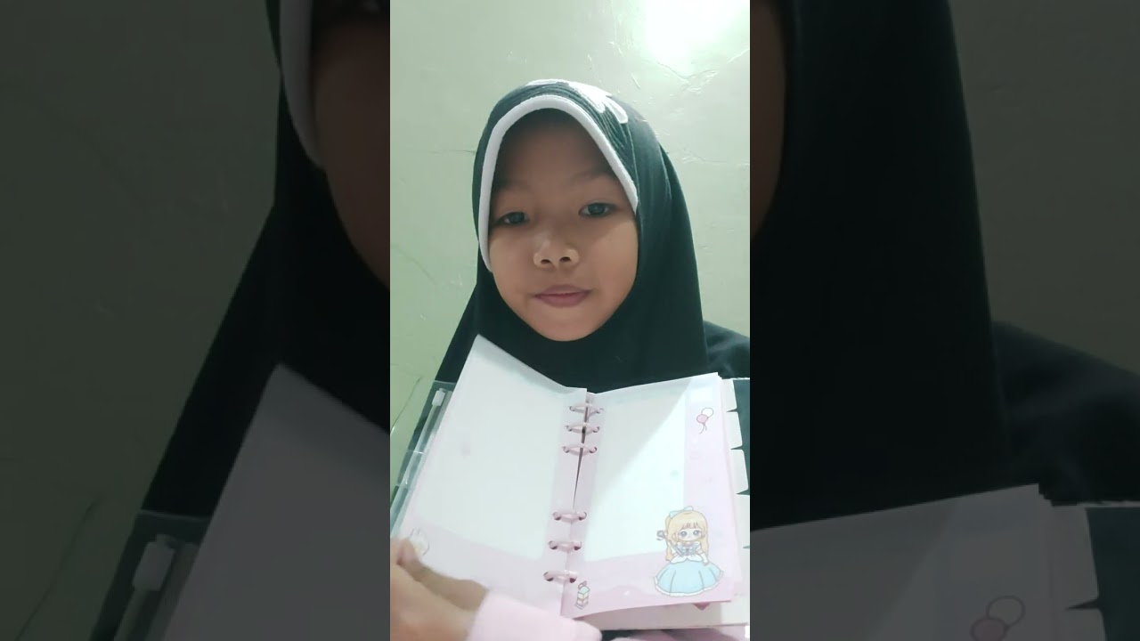 beli binder lucu😊