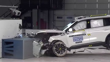 Crash tests: 3 mid-size luxury SUVs are safe for front, rear passengers