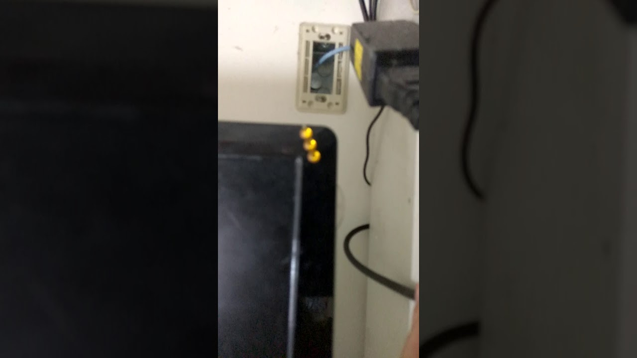 電腦螢幕打不開燈一直閃 Yangxiao