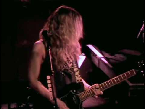 The Donnas - Not the One.mpg