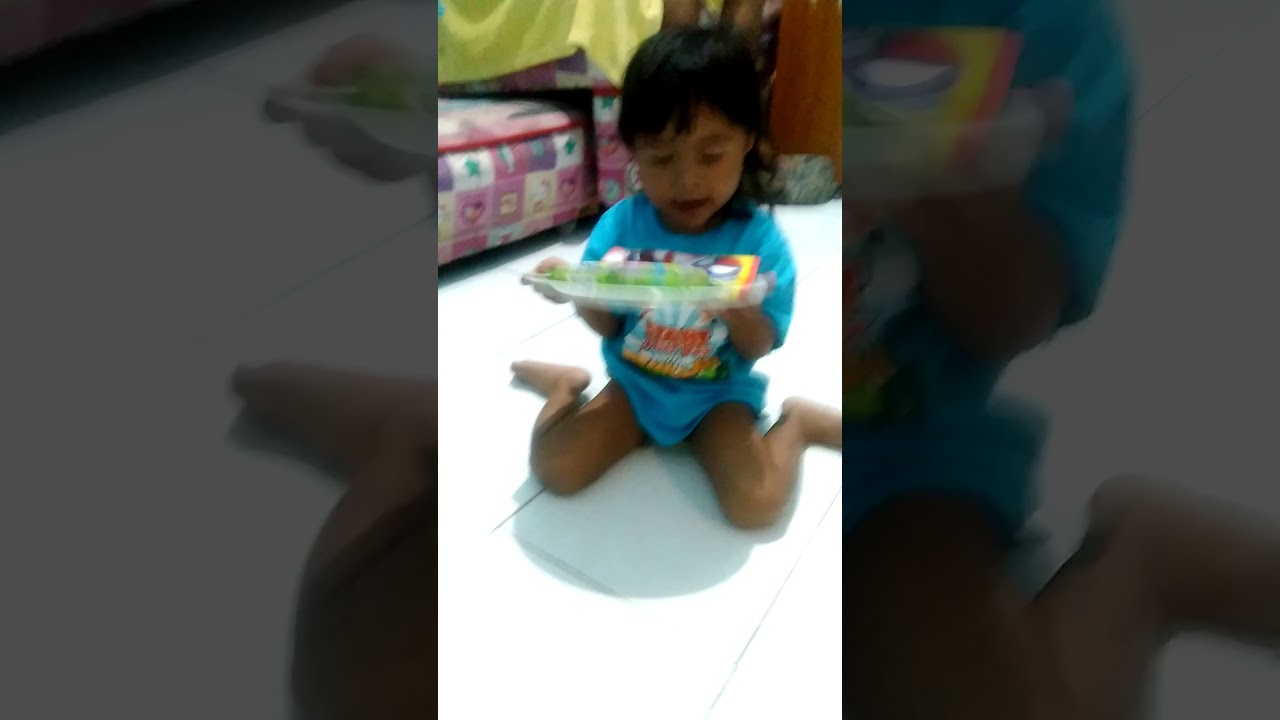 Makan es krim spiderman yuk adzkia samha saufa YouTube Makan es krim spiderman yuk adzkia samha saufa YouTube