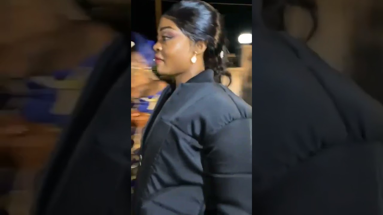 Maeva Righetti Égérie Restless Style Magazine Défilé pour le Styliste Camerounais Davy Eboueme