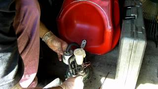 Ducati 916 Fuel filter change, 748 996