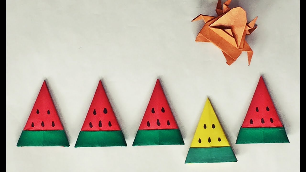 折り紙 スイカ 三角形 の折り方 夏飾りや七夕に 音声解説あり Origami Watermelon ばぁばの折り紙 Youtube