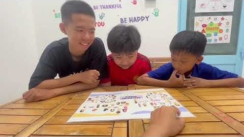 Phan Thiet English Communication: Vinny, Henry and Ben practice talking about Describing People