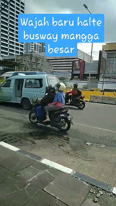 wajah baru halte trans mangga besar dan pejalan kaki