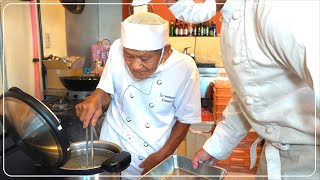 A 77-year-old grandpa's hot dog shop. New store grand opening day. japanese street food 今屋のハンバーガー