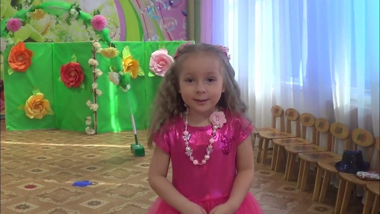Губки бантиком бровки домиком танец в детском саду. Танец с бантиками в детском саду видео. Танец губки бантиком в детском саду видео. Танец с бантиками в детском саду видео. Танец губки бантиком.