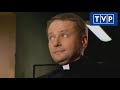 Ojciec Mateusz Skarabeusz wykonuje Skok Wiary ale mu się nie udaje