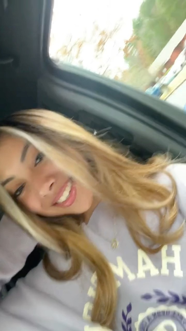 Gali Is so pretty ????. #jesuslovesyou #jesuslovesyou #wtosquad #prettygirl #shortmas | day 16