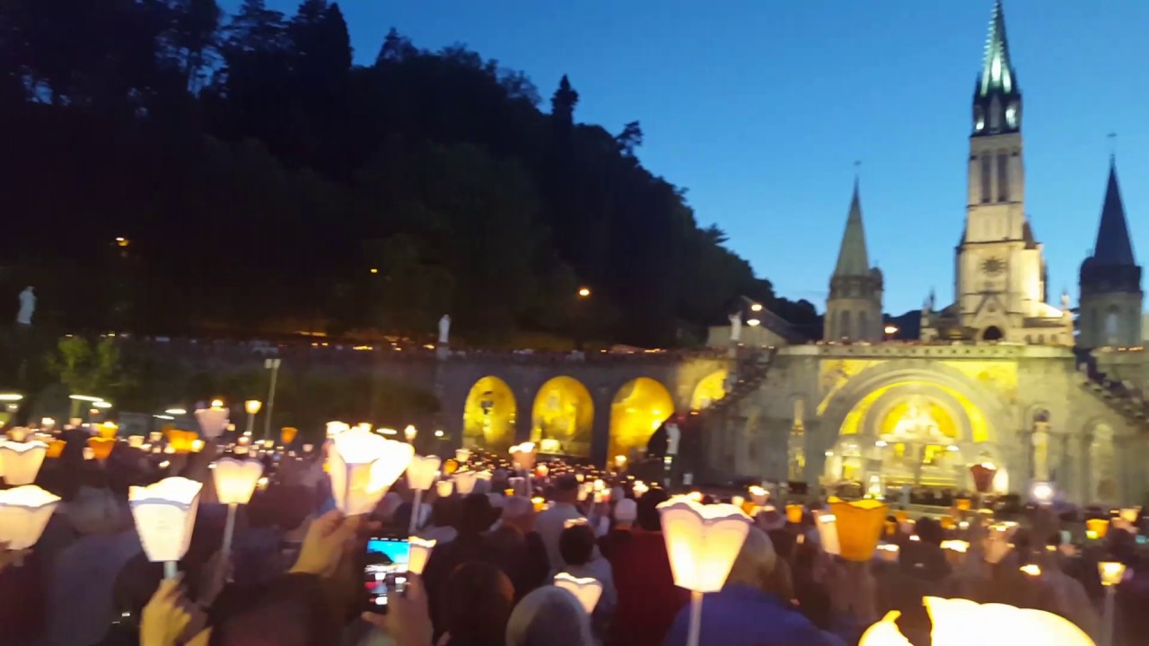 Evening Rosary procession Lourdes - YouTube