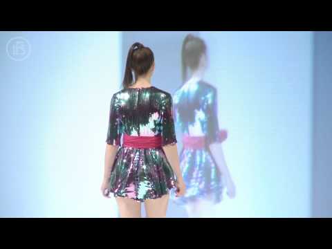 21 Dancing Dolls