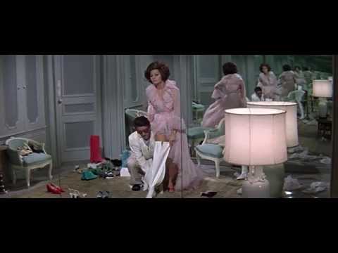 Sophia Loren Tries On Thigh High Boots-in HD