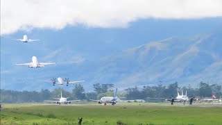 Kesibukan Lalu Lintas Pesawat Terbang di Bandara Wamena Papua