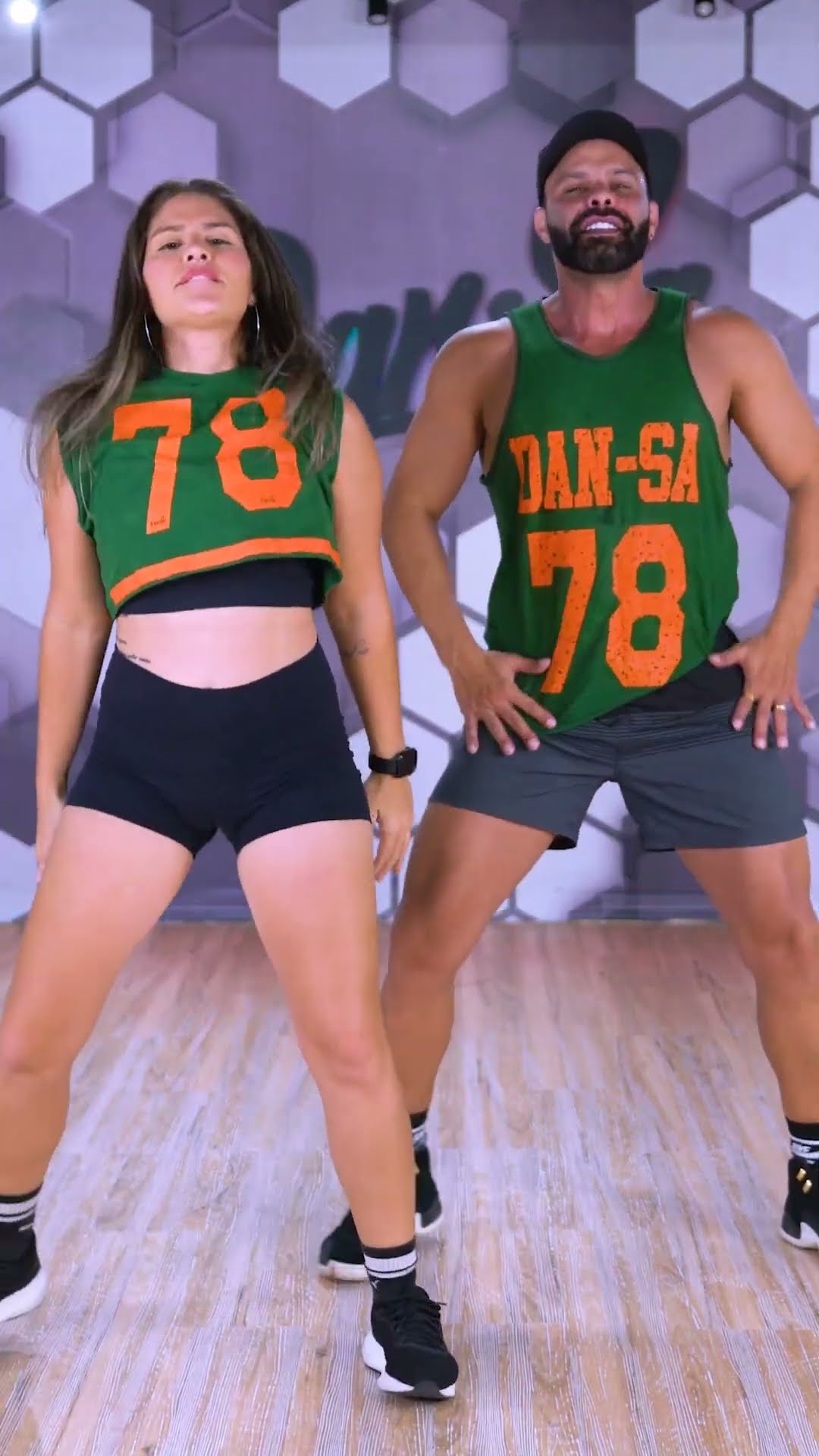 Gata (Barbie) - Mc Tuto, Nattan, DG e Batidão Stronda - Dan-Sa (Coreografia) #shorts