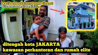 SATU KELUARGA TINGGAL SELAMA 9 TAHUN DI POS RONDA YANG SEMPIT 2X2 METER DITENGAH KOTA JAKARTA.....