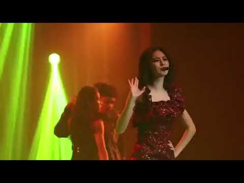 Apple Lapisara - Amp Phuri sing Troublemaker (Hyuna - Hyunseung) Thailand cover