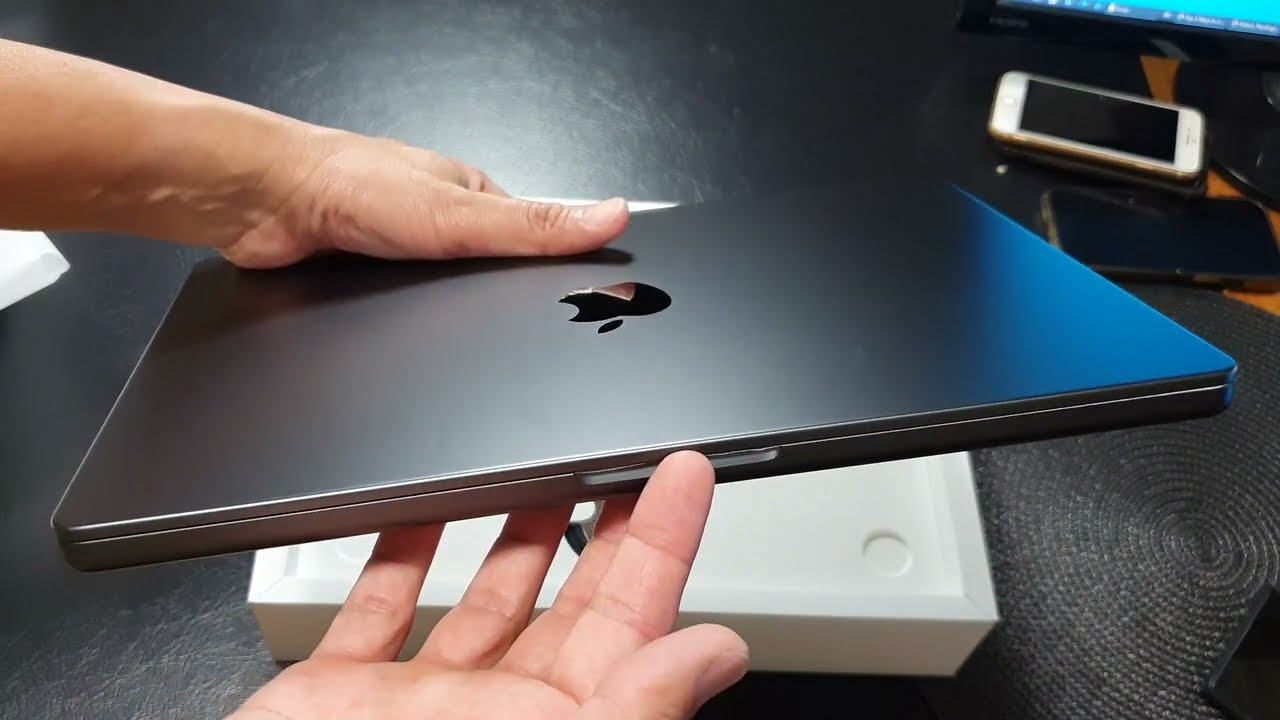MacBook Pro 2023 Unboxing & First Impressions: OMG THIS NOTCH