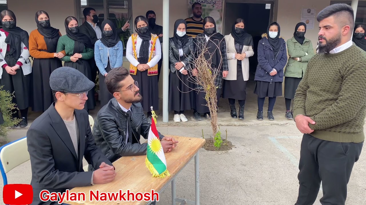 شانۆگەری (خۆ هەڵكێشانی قوتابیێكی دەوڵەمەند بەسەر هاوڕێكانی)