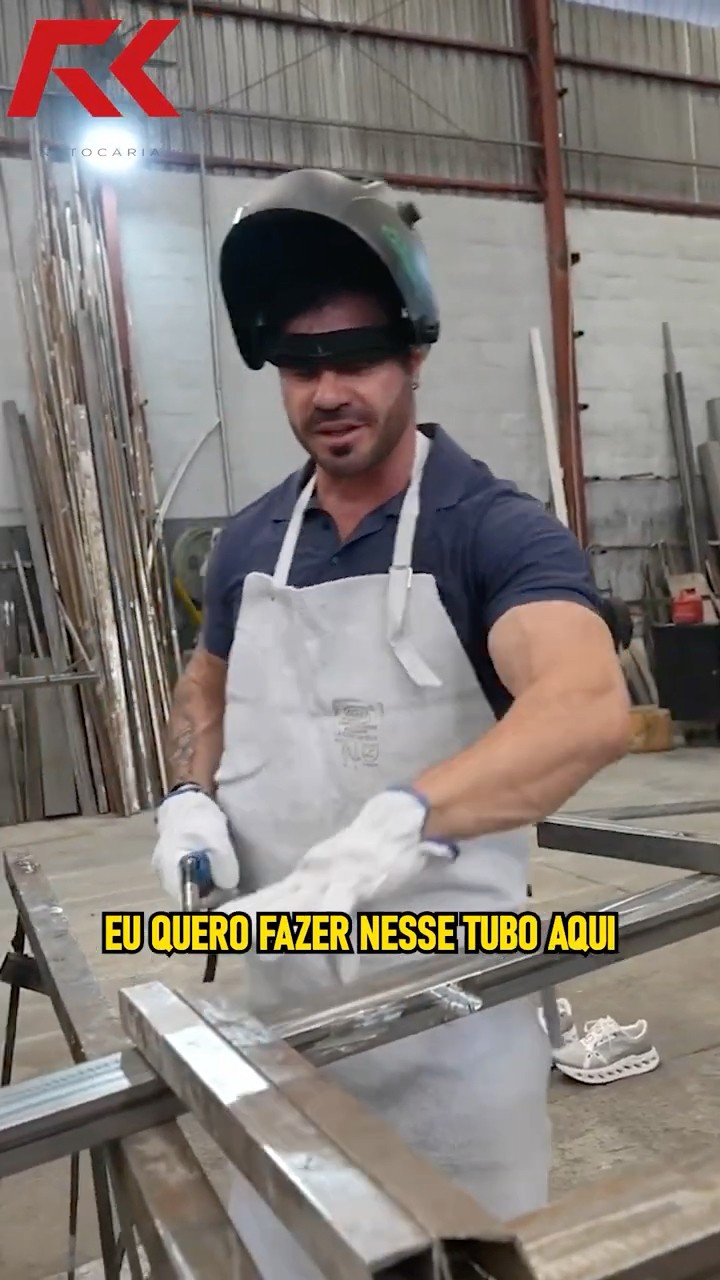 O DIA QUE O CARIANI VIROU PEÃO DE FÁBRICA! ? #renatocariani #juliobalestrin #peao #fabrica #resenha