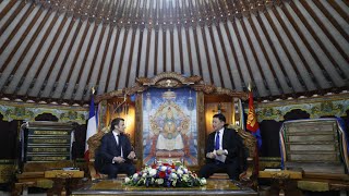 Emmanuel Macron makes first French presidential visit to Mongolia • FRANCE 24 English