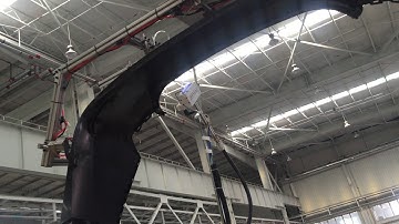 Plastic components deflash with gas flame