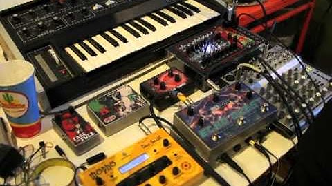 16-step sequencer, Echo Quest, Space Drum Synth, Moog - JAM!  Synthrotek