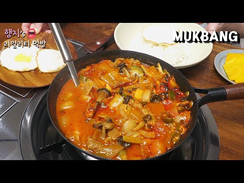 리얼먹방:) 밥도둑 고추장찌개는 너무 맛있어🤤 ★ 계란후라이는 못참지~!! ㅣGochujang-jjigaeㅣREAL SOUNDㅣASMR MUKBANGㅣ