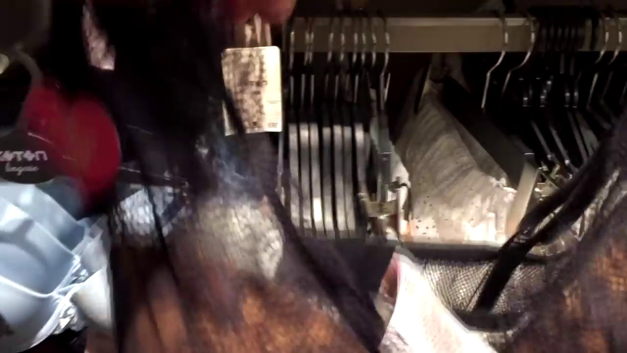 случайно нашла чужой лифчик