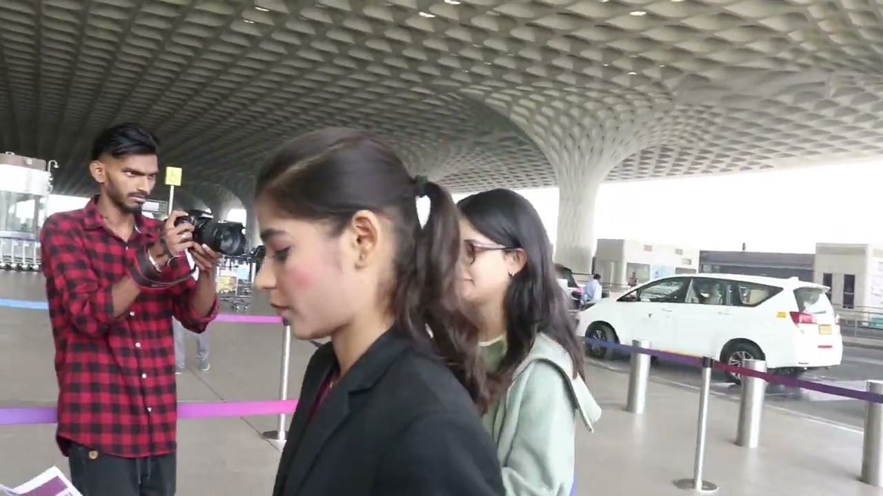 Navya Naveli Nanda Spotted At Airport 