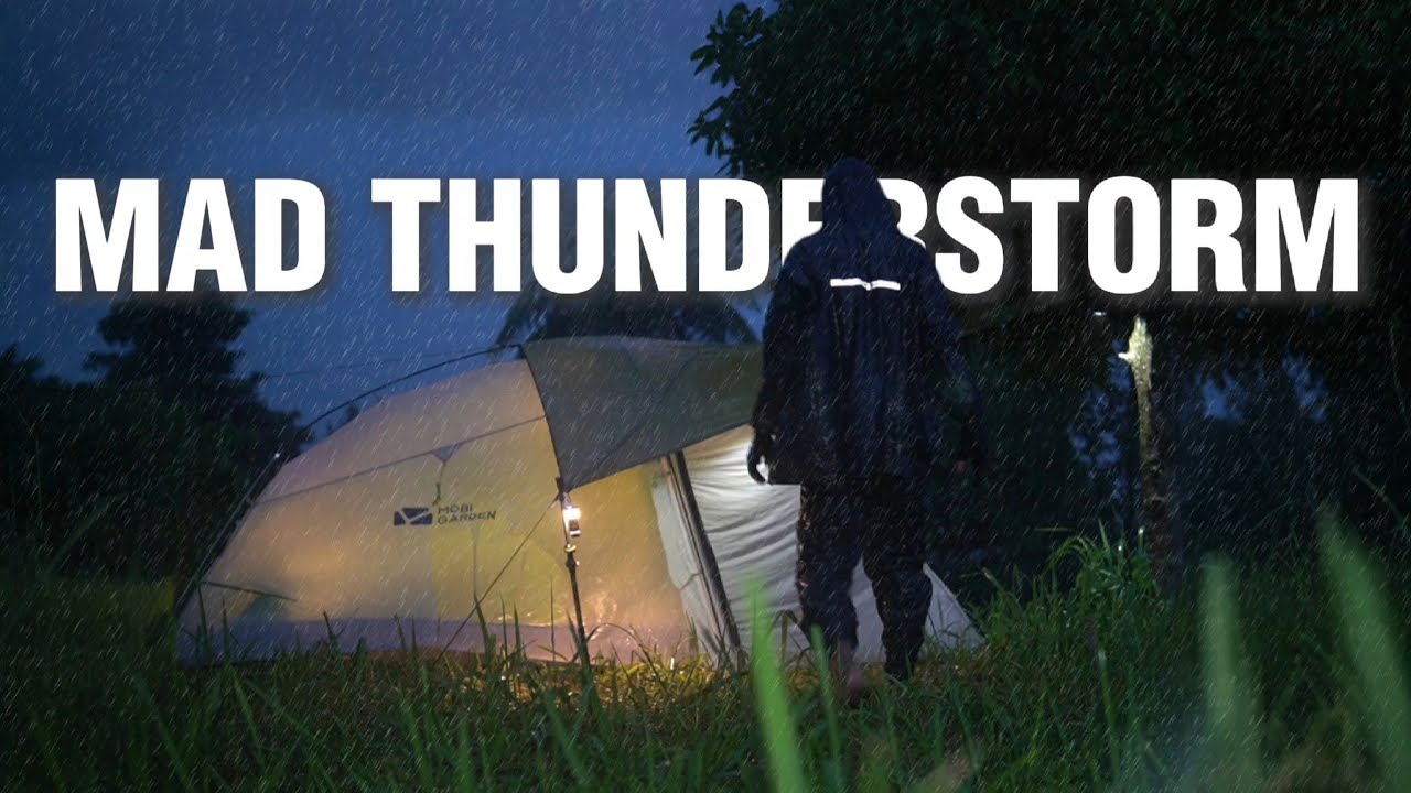 БУРЯ БЕЗУМСТВУЕТ ⛈️ Одиночный кемпинг под проливным дождём, Расслабьтесь и засыпайте под звук грозы