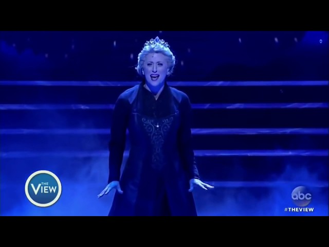 elsa dress before she changed Elsa's Quick Change Costume Transformation