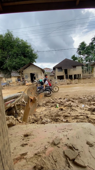 Download lagu Efek Lumpur #banjirbandang #banjiraceh #acehtamiang #masukberanda #netizen #warganet