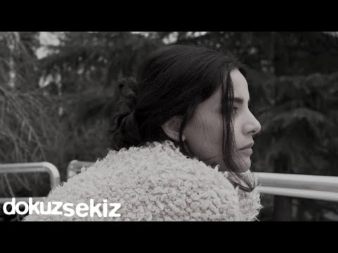 Tinay - Beyaz Giyme (Akustik) (Official Video)