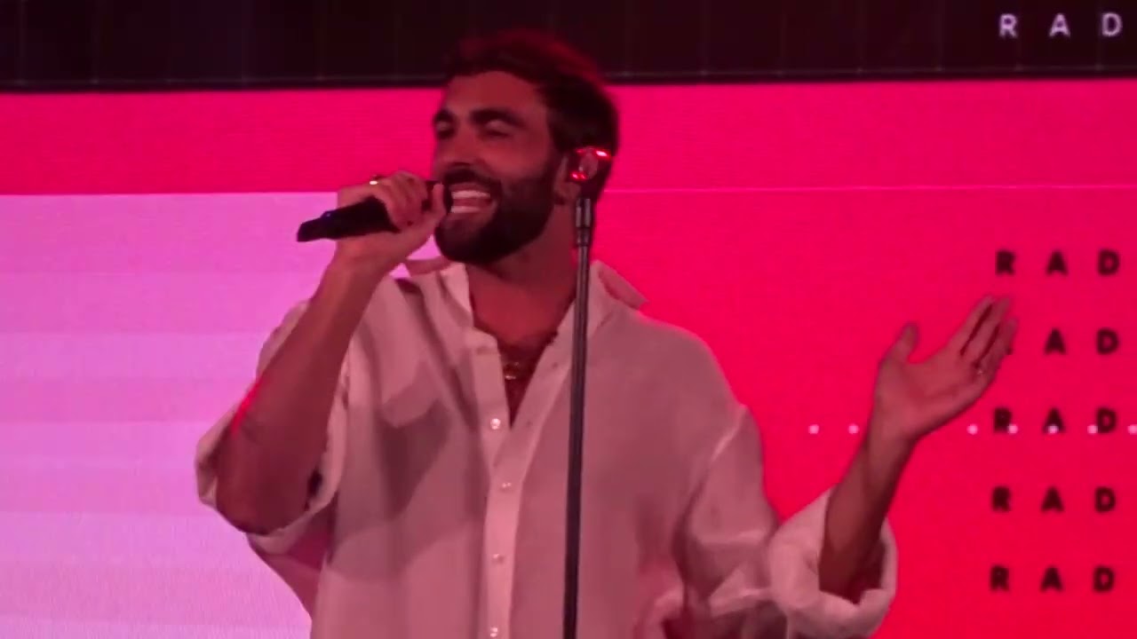 MARCO MENGONI - "NO STRESS" (PRIMA ESIBIZIONE) @ RADIO ITALIA LIVE